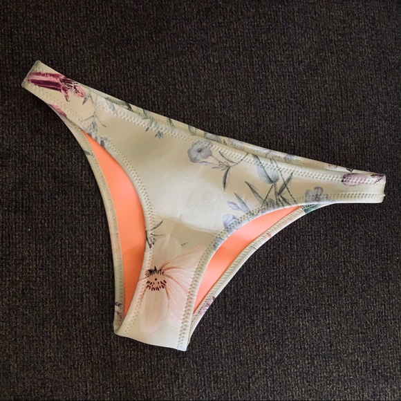 Triangl Coco Floral Affair bikini bottom - Picture 7 of 8